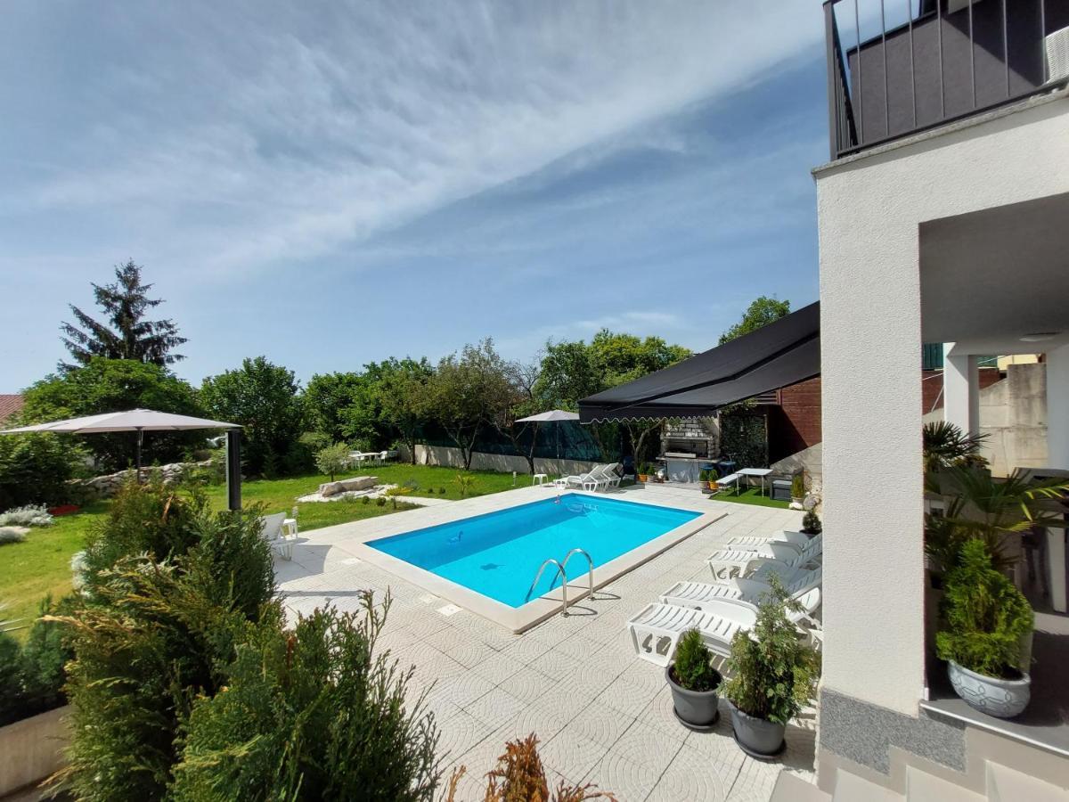 Villa Madlen Icici Exterior photo