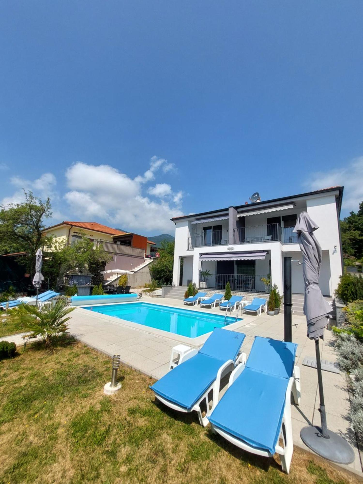 Villa Madlen Icici Exterior photo